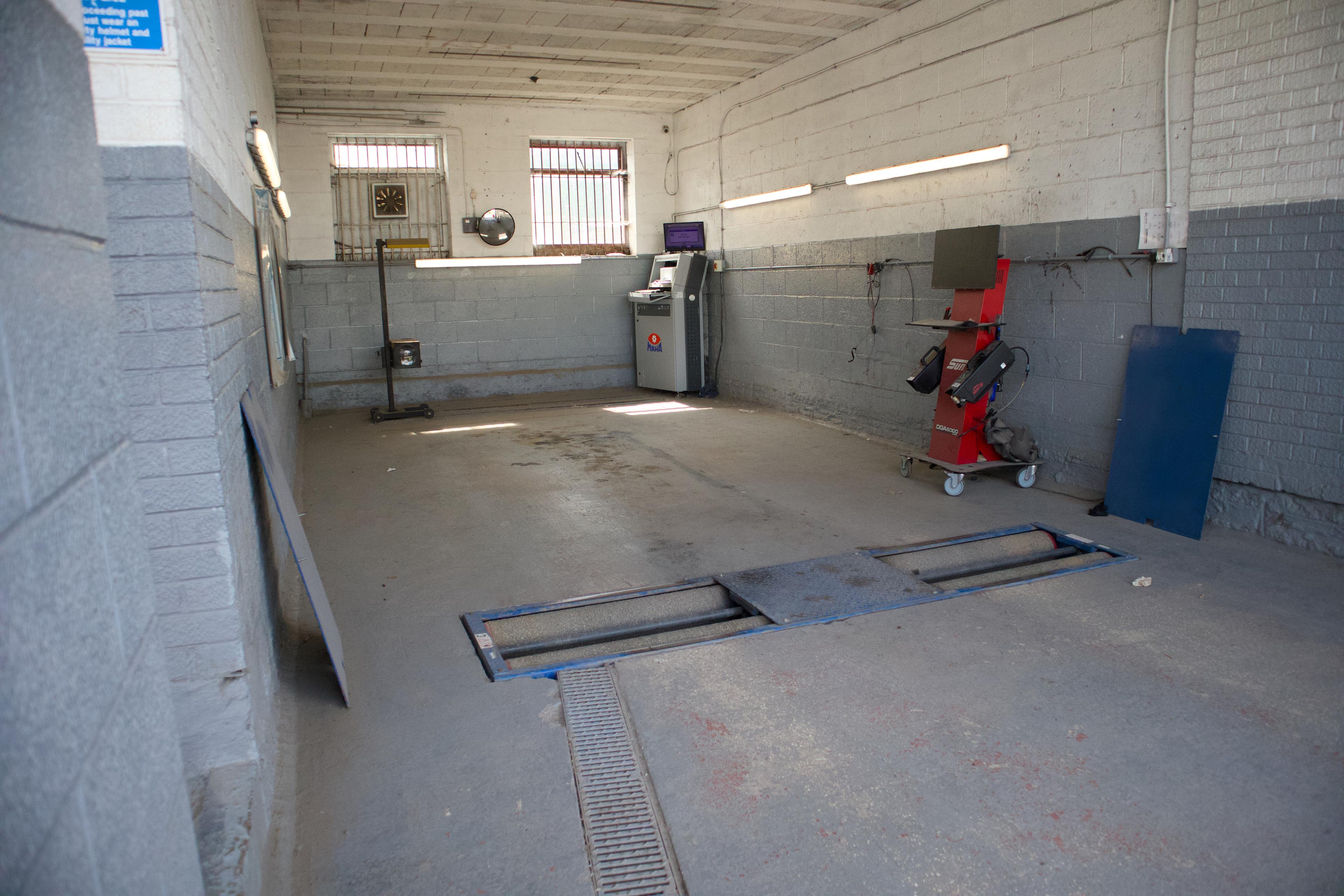 MOT testing equipment and rollers